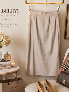 Quiet Luxury | Burberrys Vintage Wool Skirt
